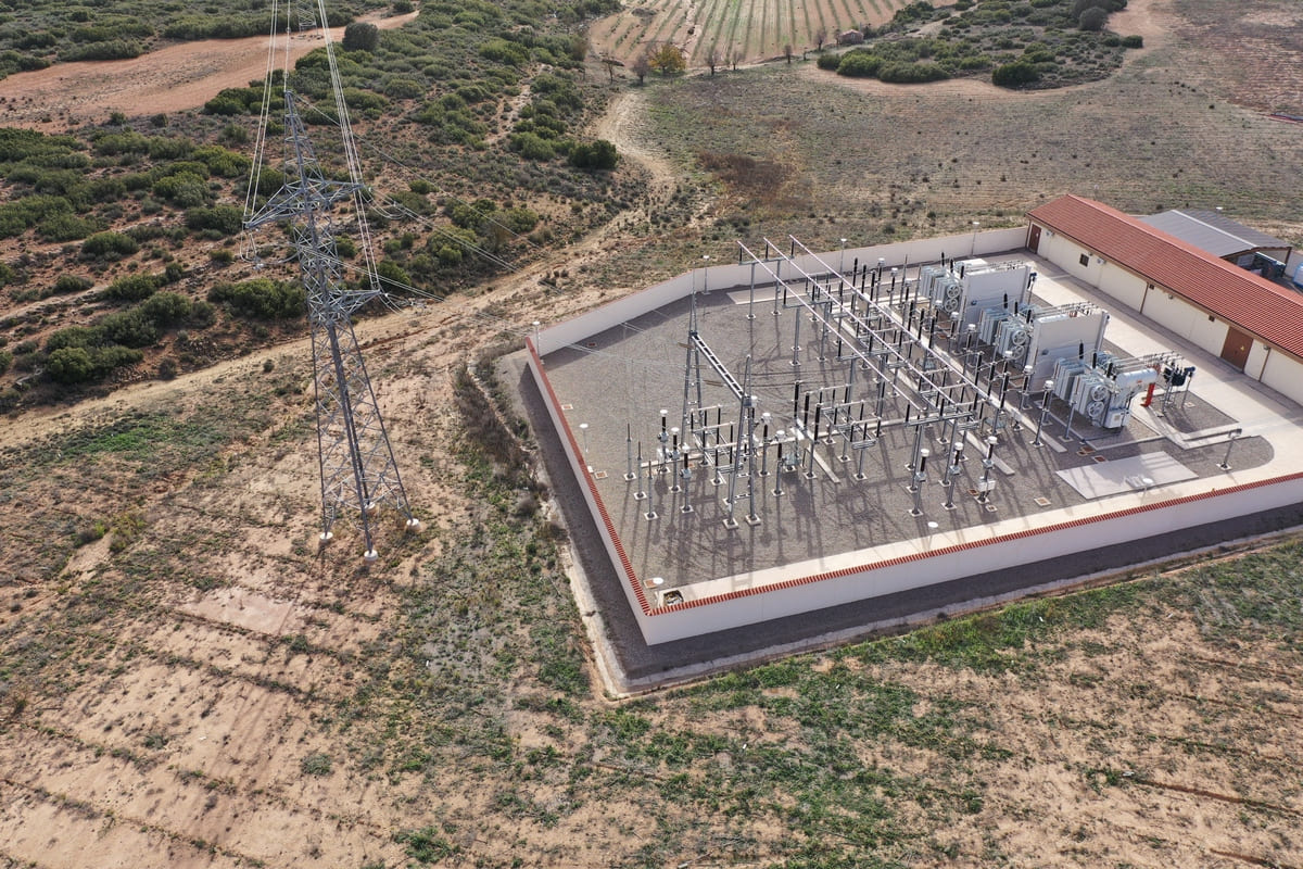 High-Voltage Lines Campanario